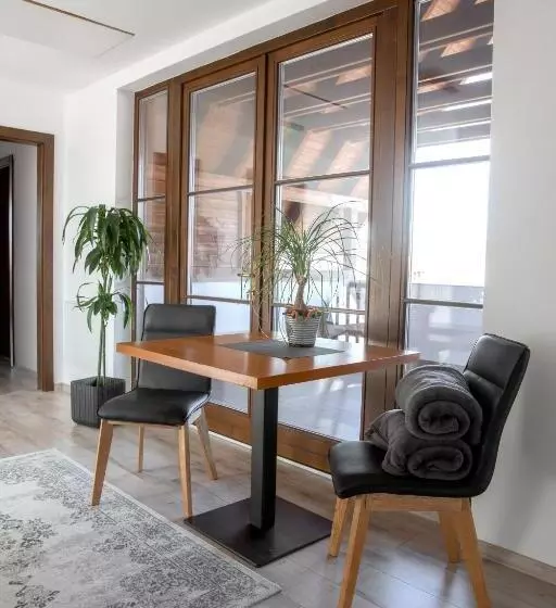 Aamiaismajoitus (B&B) Csató Panzió   Pensiunea Csató