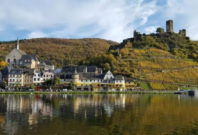 Aamiaismajoitus (B&B) Gästehaus Mona Lisa