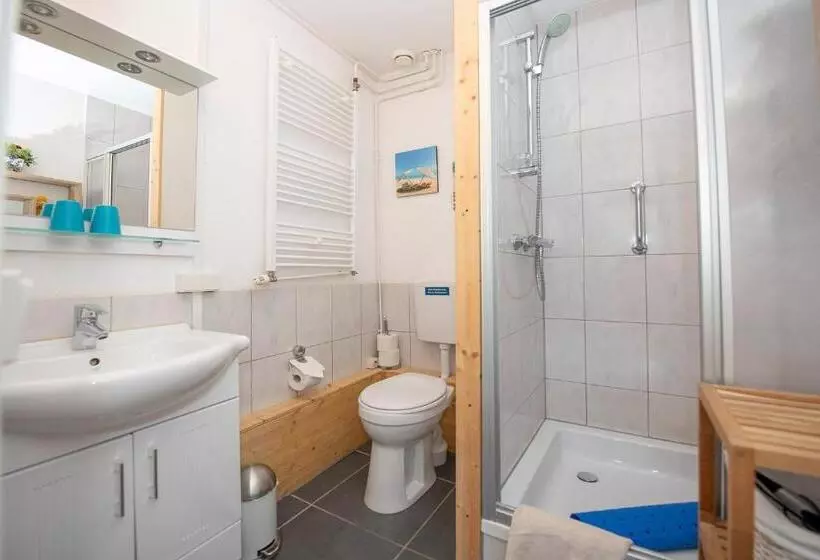 Aamiaismajoitus (B&B) Gästehaus Mona Lisa