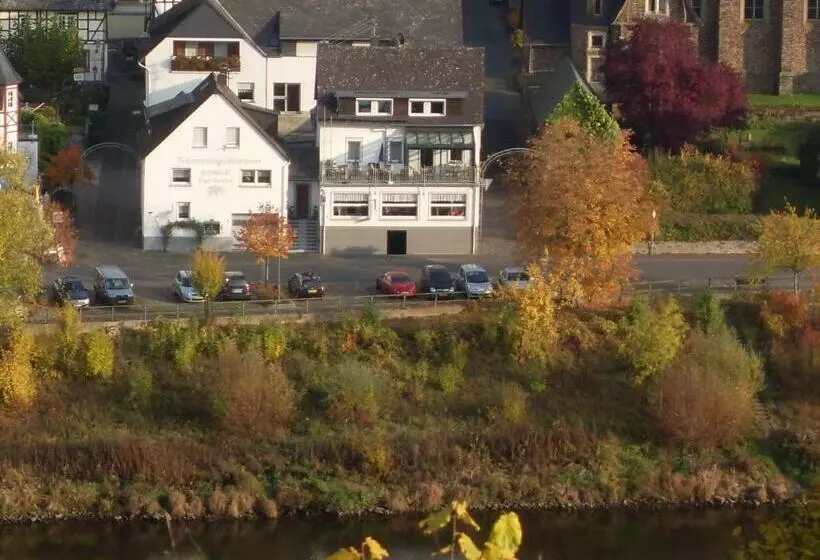 Aamiaismajoitus (B&B) Gästehaus Mona Lisa