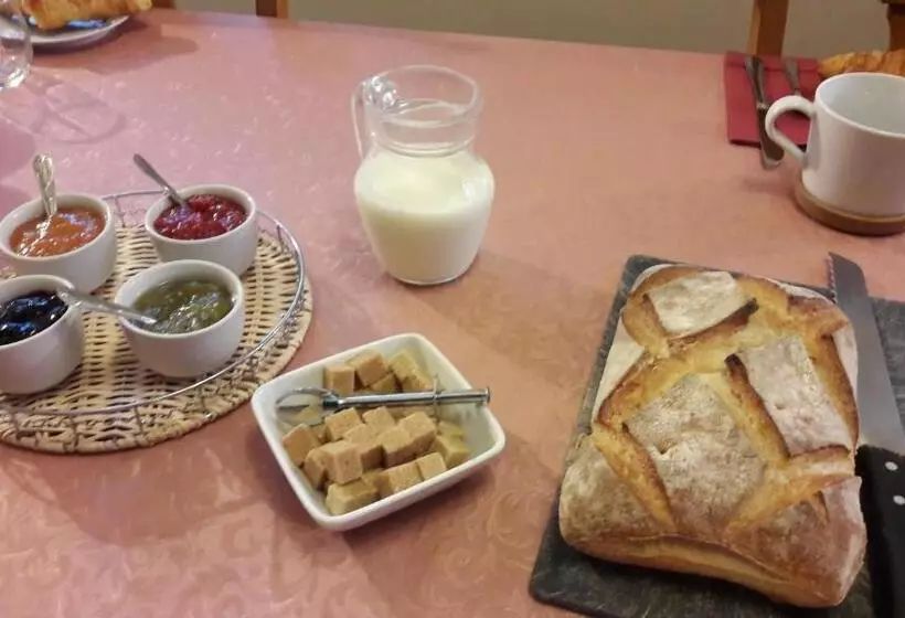 Aamiaismajoitus (B&B) Les Rives De L Andelle