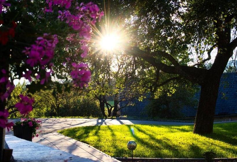 Bed and Breakfast Pension Puster