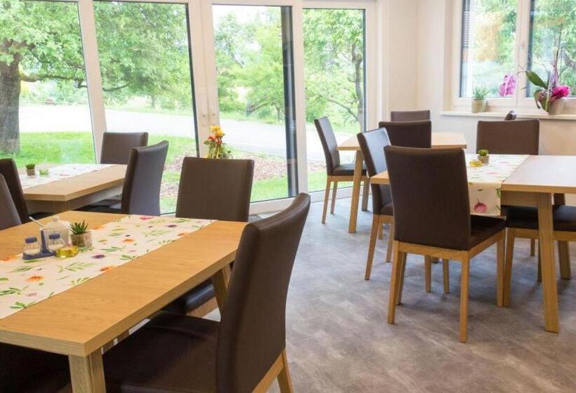 Bed and Breakfast Pension Puster