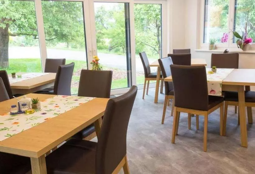 Aamiaismajoitus (B&B) Pension Puster