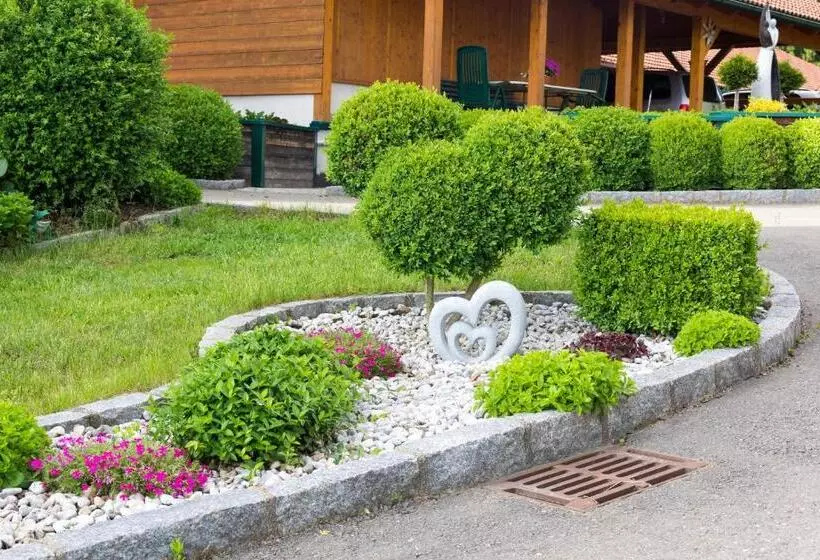 Aamiaismajoitus (B&B) Pension Puster