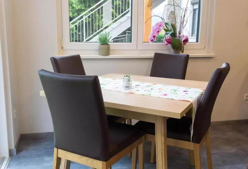 Aamiaismajoitus (B&B) Pension Puster