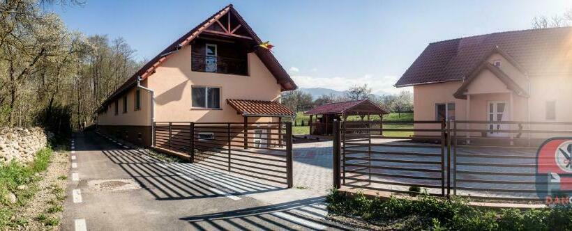 مبيت وإفطار Pensiunea Dan Ge La