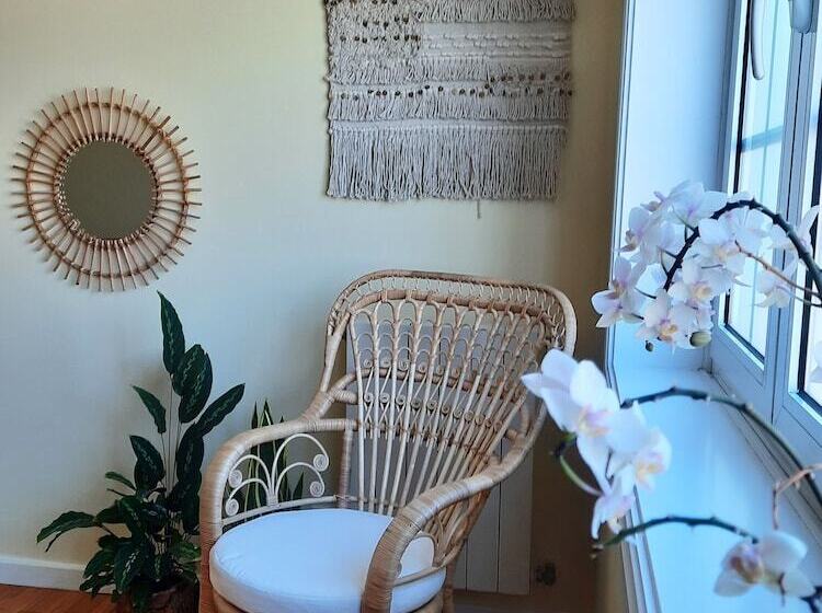 Bed and Breakfast Smiling Places   Guest House In Labruge