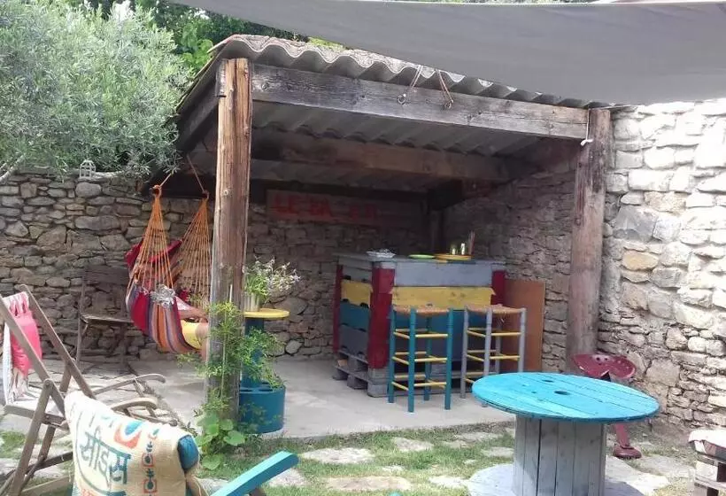 Aamiaismajoitus (B&B) Un Nid Entre Vignes Et Pierres Pic St Loup