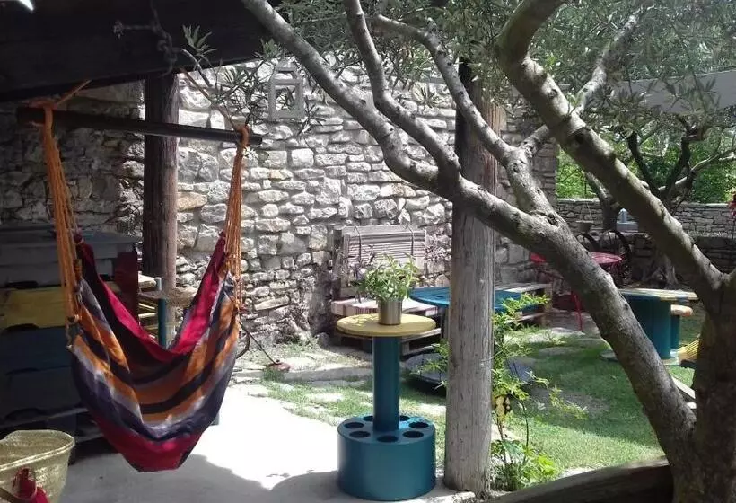 Aamiaismajoitus (B&B) Un Nid Entre Vignes Et Pierres Pic St Loup