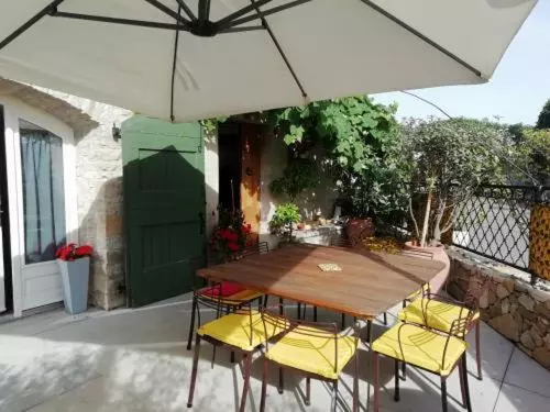 Aamiaismajoitus (B&B) Un Nid Entre Vignes Et Pierres Pic St Loup