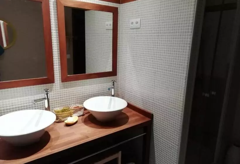 Aamiaismajoitus (B&B) Un Nid Entre Vignes Et Pierres Pic St Loup