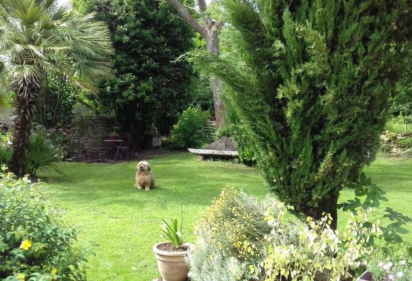 مبيت وإفطار Varzay Autour Du Puits