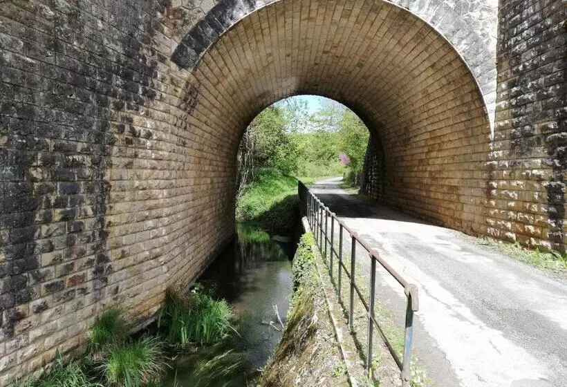 ベッドアンドブレックファースト Varzay Autour Du Puits