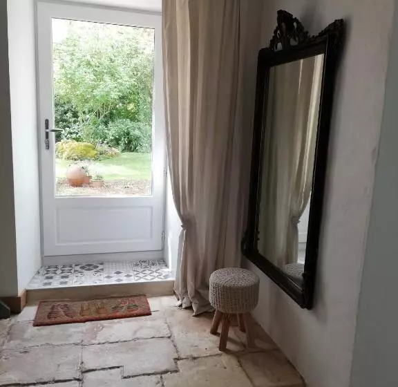 ベッドアンドブレックファースト Varzay Autour Du Puits