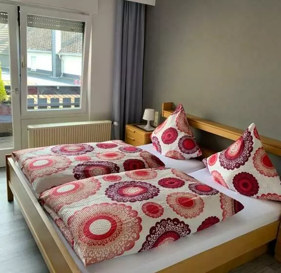 Aamiaismajoitus (B&B) Vina Am Ring