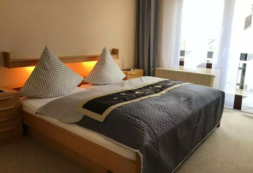 Aamiaismajoitus (B&B) Vina Am Ring