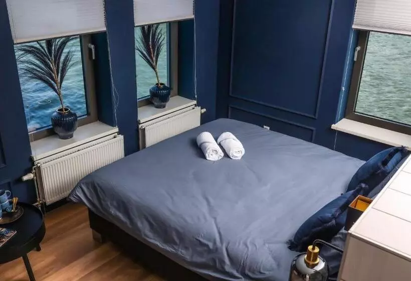 Hotelli Heeren Aan De Haven