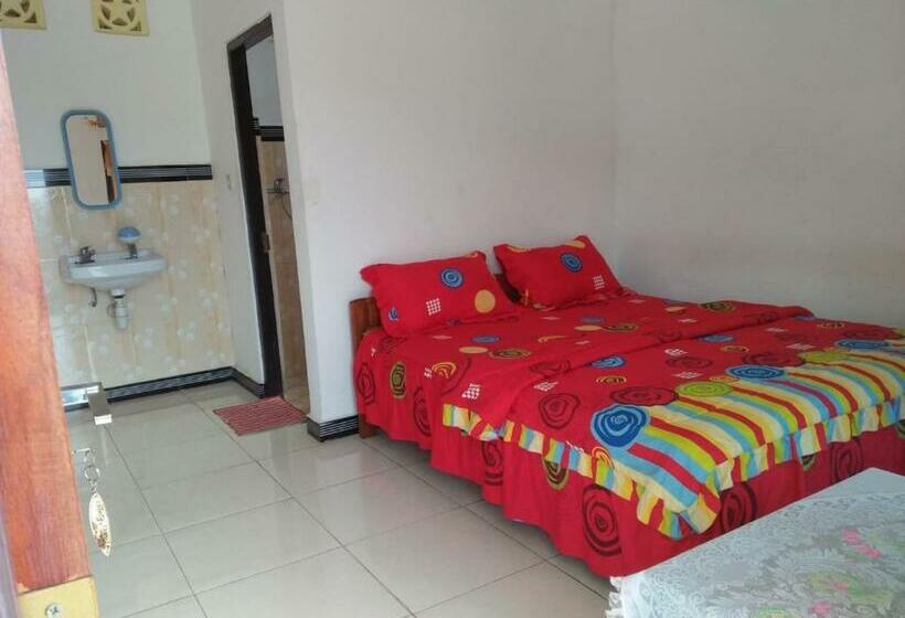 فندق Oyo 91230 Kelimutu Eco Village