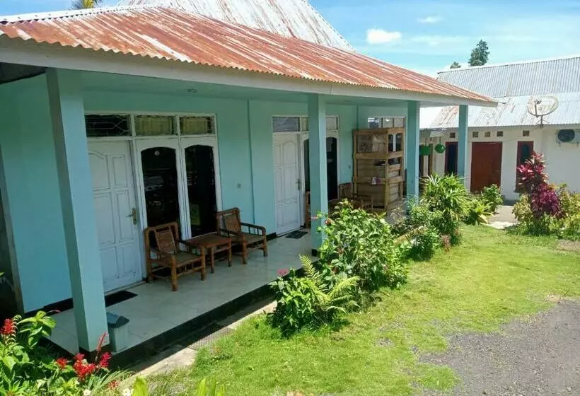 Hotelli Oyo 91230 Kelimutu Eco Village