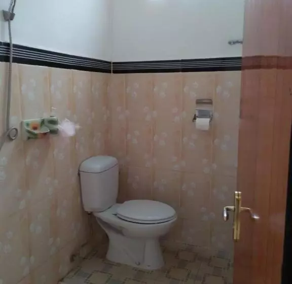 Hotelli Oyo 91230 Kelimutu Eco Village