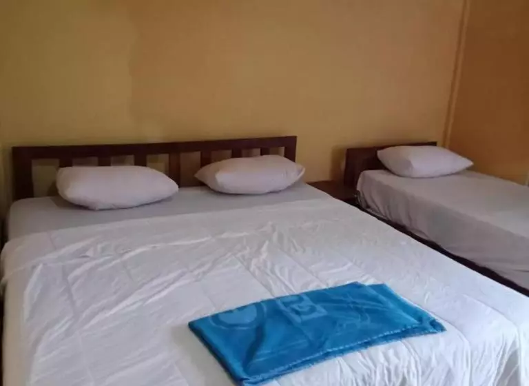 Hotelli Oyo 91230 Kelimutu Eco Village