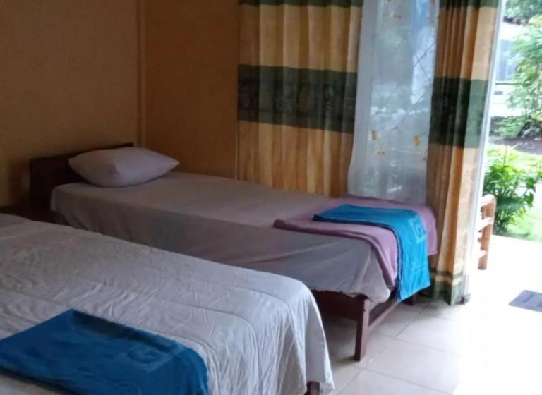 فندق Oyo 91230 Kelimutu Eco Village