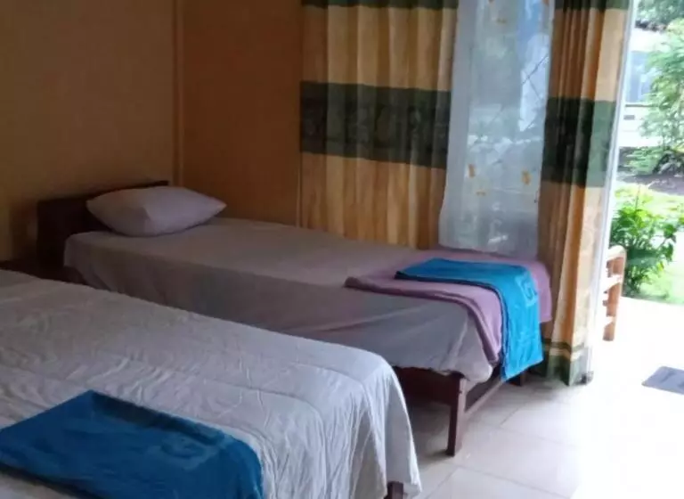 Hotelli Oyo 91230 Kelimutu Eco Village