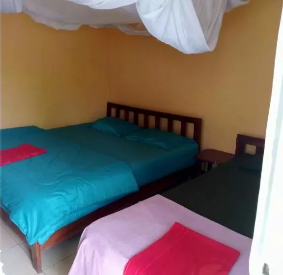 Hotelli Oyo 91230 Kelimutu Eco Village