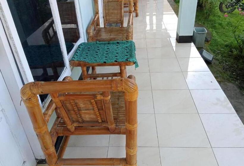 فندق Oyo 91230 Kelimutu Eco Village