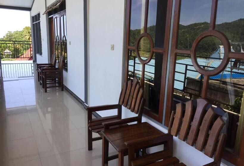 فندق Oyo 91230 Kelimutu Eco Village