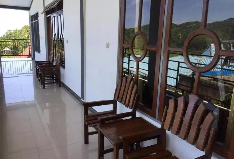 Hotelli Oyo 91230 Kelimutu Eco Village