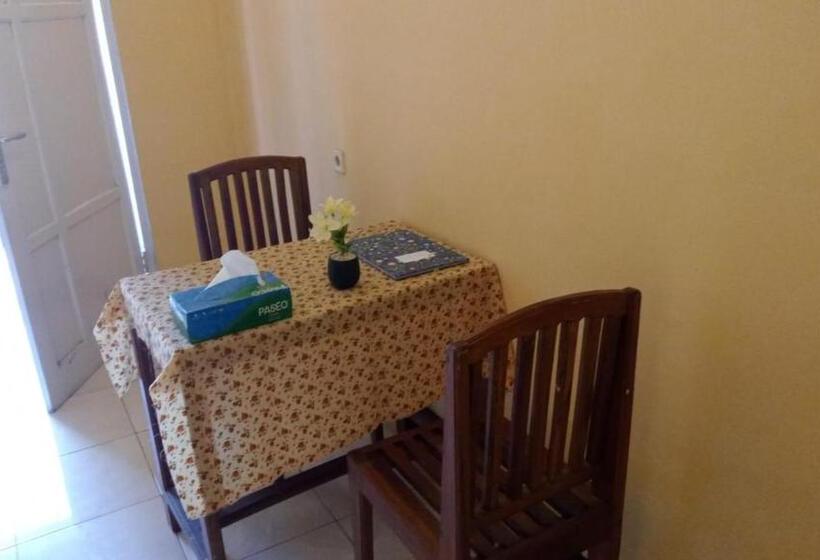 فندق Oyo 91230 Kelimutu Eco Village