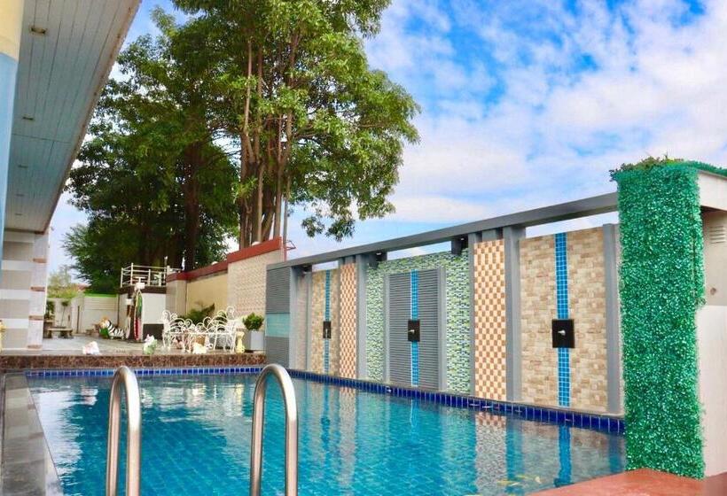 Patra Luxury Hotel Suvarnabhumi