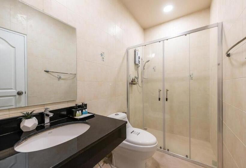 Patra Luxury Hotel Suvarnabhumi