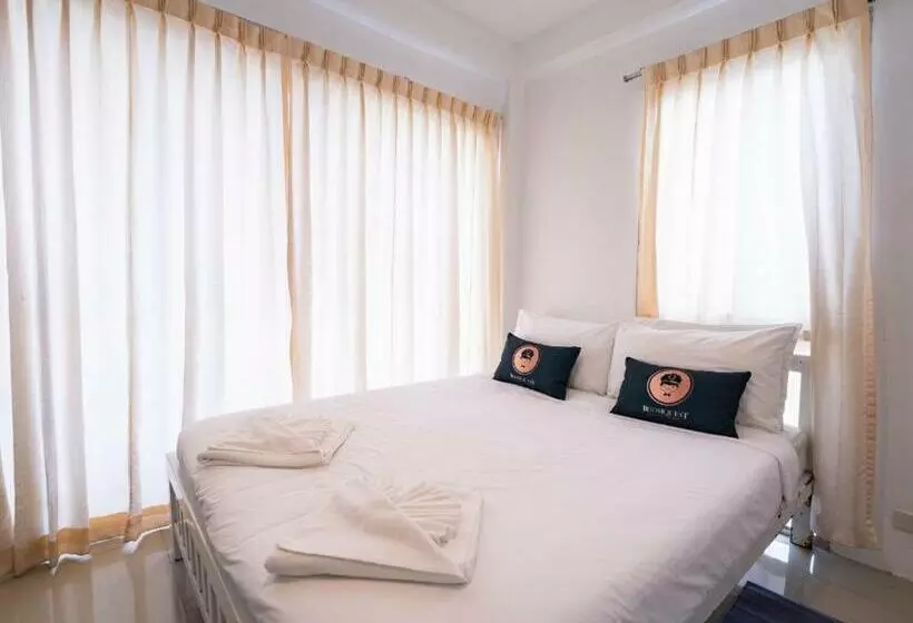 هتل Roomquest Bangkok Sukhumvit 50