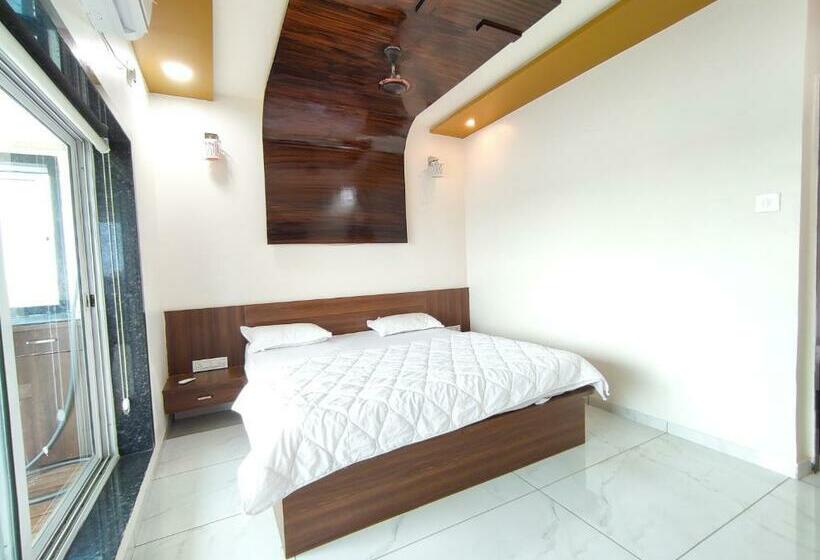 Отель Sardar Rooms