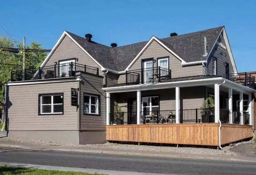 Hotelli Square Victoria Maison Hôtelière