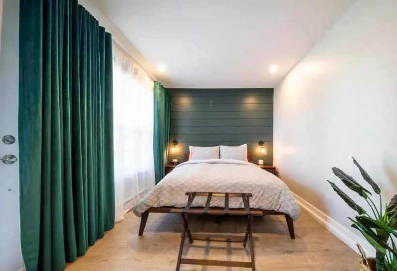 Hotelli Square Victoria Maison Hôtelière