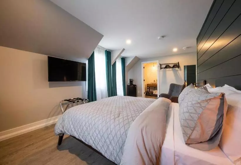 Hotelli Square Victoria Maison Hôtelière