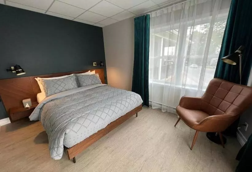 Hotelli Square Victoria Maison Hôtelière