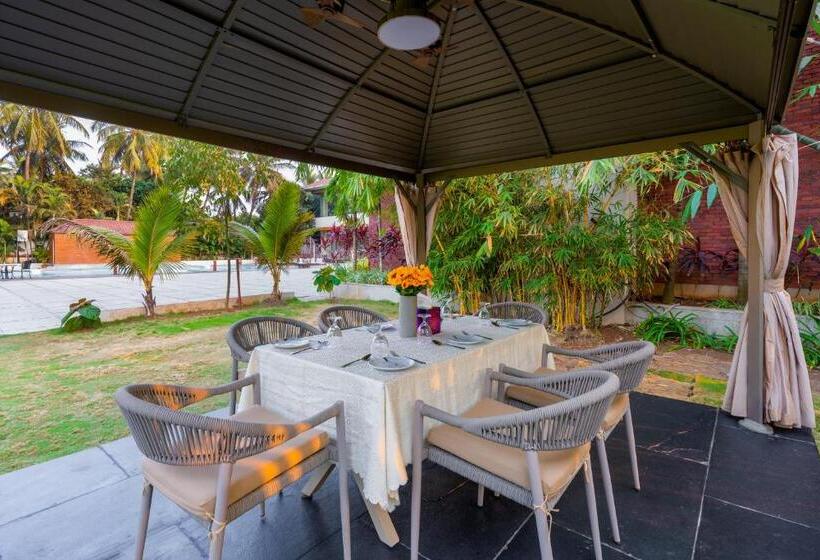 בית מלון כפרי Treat Beach Resort