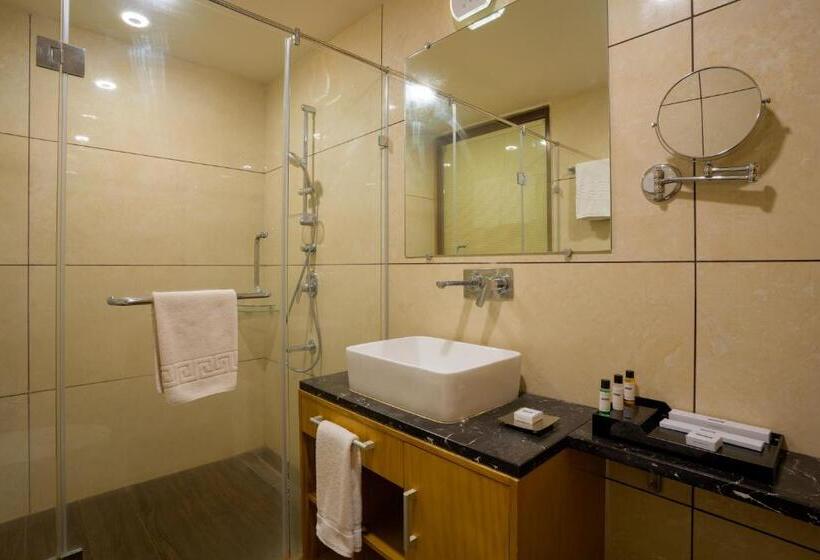 בית מלון כפרי Treat Beach Resort