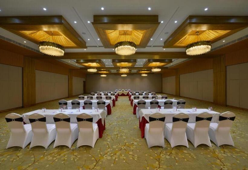 בית מלון כפרי Treat Beach Resort