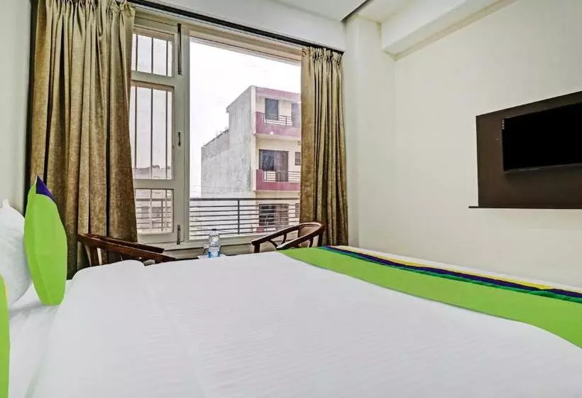 Hotelli Treebo Kamron Regency Sector 80