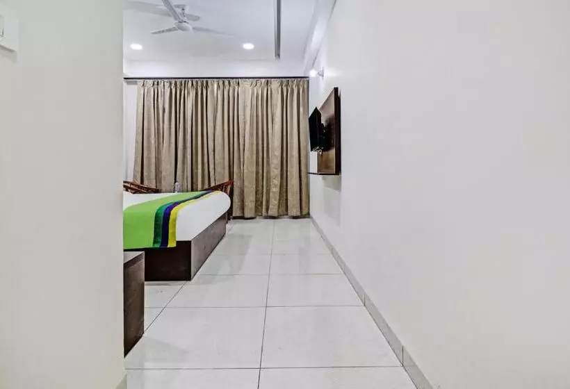 Hotelli Treebo Kamron Regency Sector 80