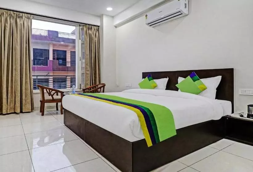 Hotelli Treebo Kamron Regency Sector 80