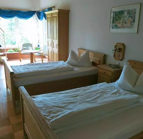 Hotelli Landgasthaus Zum Erlengrund