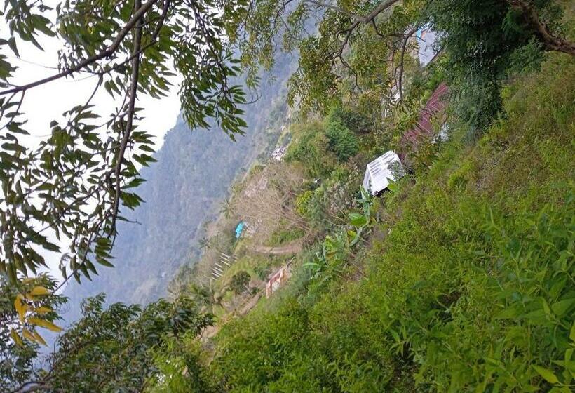 פנסיון Oyo Ecocheap Lodge & Flores Tour Agency