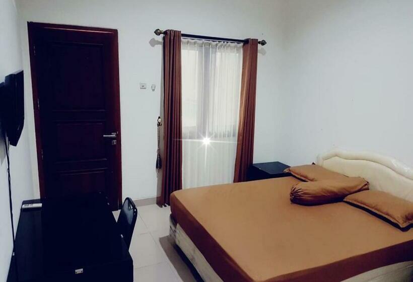 פנסיון Oyo Ecocheap Lodge & Flores Tour Agency